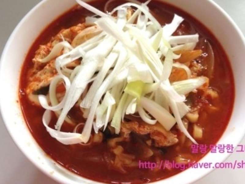 김치콩나물라면 Recipe - Whisk