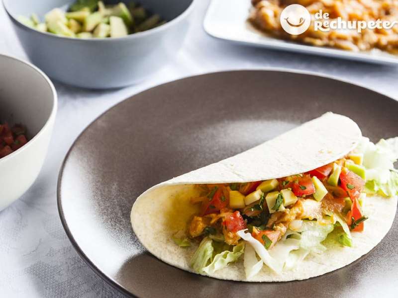 Tacos mexicanos de tinga de pollo Recipe - Whisk