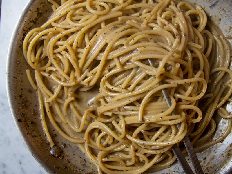 Cacio e Pepe (Spaghetti With Black Pepper and Pecorino Romano) Recipe -  Whisk