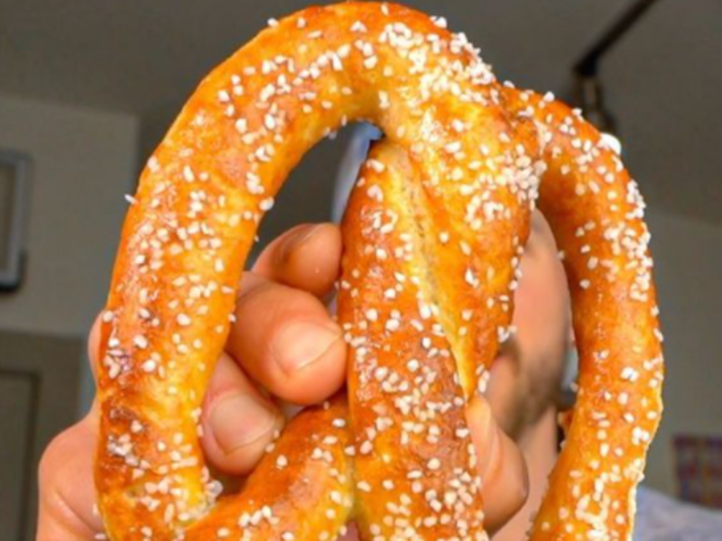 Jumbo soft pretzel calories