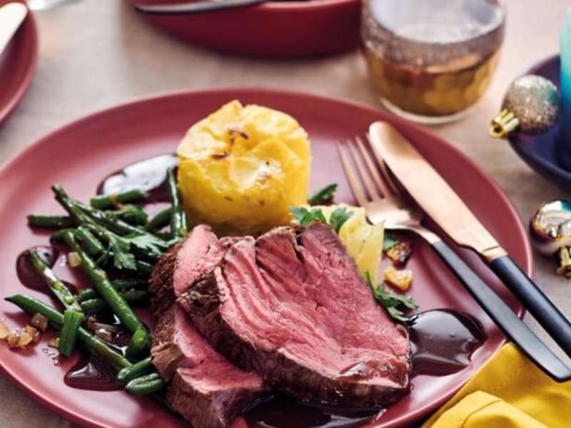 Rinderfilet mit Kartoffelgratin und Bohnen-Gemüse Recipe - Whisk