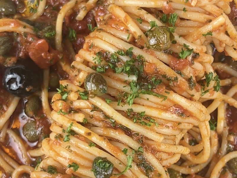 Spaghetti al pomodoro ? Recipe - Whisk